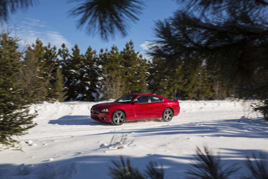  Dodge Charger AWD Sport 2013 года  (фото 19 из 50)